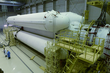 Первая ступень «Ангары» состоит из одинаковых универсальных ракетных модулей (УРМ). Фото © РИА Новости, Михаил Воскресенский