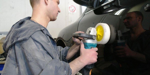Профессиональная полировка кузова автомобиля Профессиональная полировка кузова автомобиля