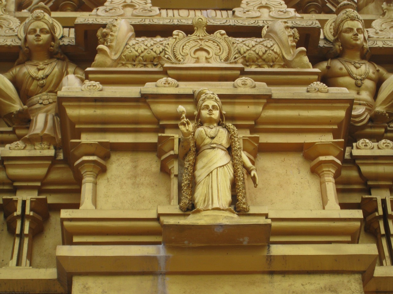 Пещеры Бату Кейвс (Batu Caves). Индонезия. Пещеры Бату Кейвс (Batu Caves). Индонезия.
