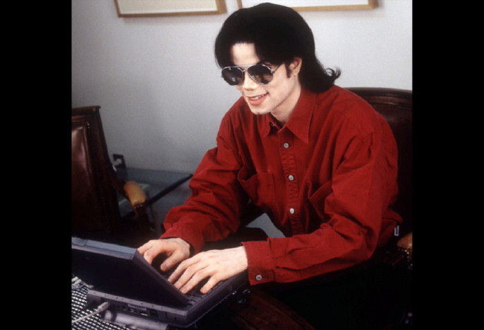 17.08.1995 г. Майкл Джексон общается с поклонниками в одном из первых интеренет-чатах. август, история
