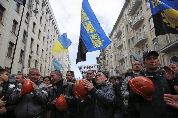 Новости Украины сегодня: заочный провал саммита с ЕС, смертельный марафон в Киеве, хроника шахтерского бунта – первые задержания Новости Украины сегодня: заочный провал саммита с ЕС, смертельный марафон в Киеве, хроника шахтерского бунта – первые задержания