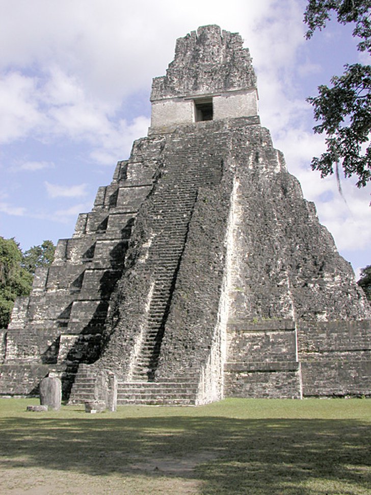 Что никогда не покажут обычным туристам на руинах древних городов майя