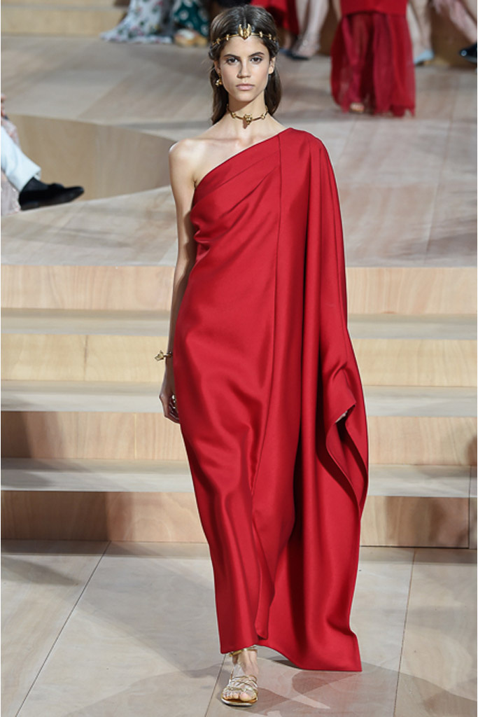 Мистический Рим в коллекции Valentino осень 2015 Couture Мистический Рим в коллекции Valentino осень 2015 Couture