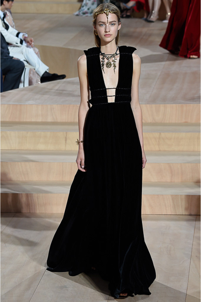 Мистический Рим в коллекции Valentino осень 2015 Couture Мистический Рим в коллекции Valentino осень 2015 Couture