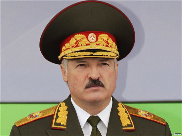 С таким лукавым союзником и врагов не надо С таким лукавым союзником и врагов не надо