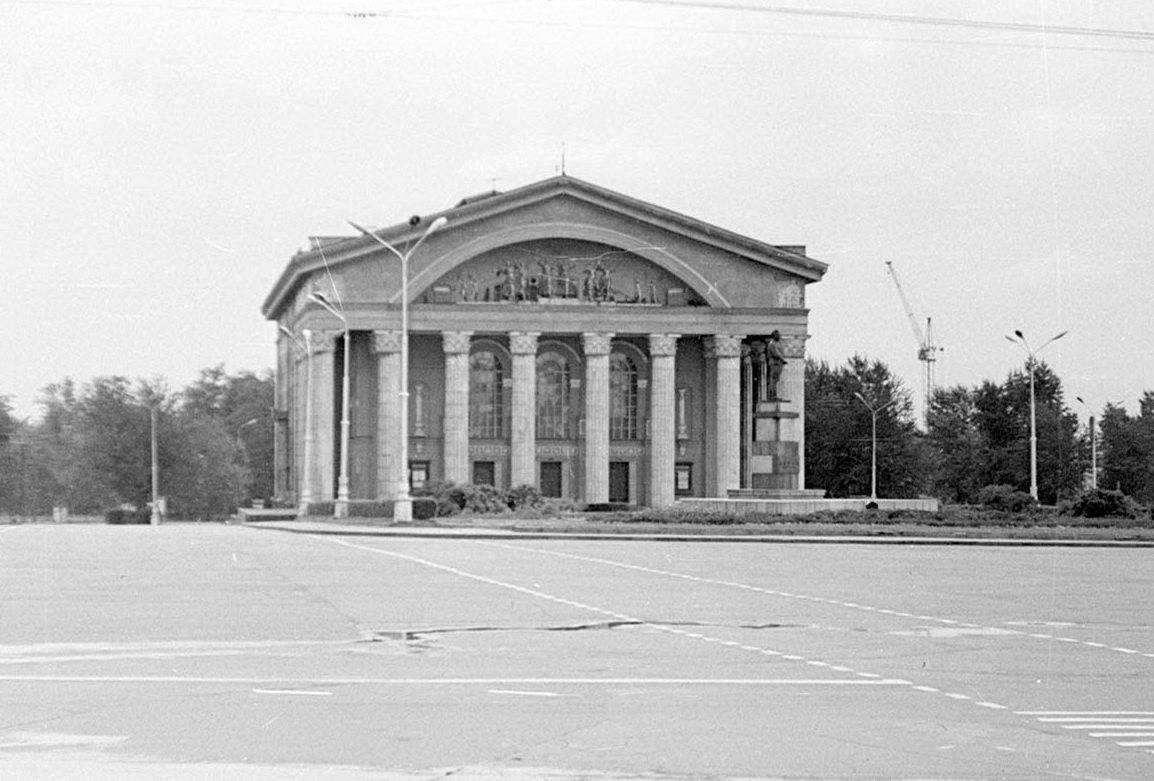 Музыкальный театр на площади Кирова