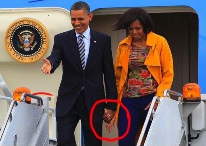 7. Обама с женой: кто третий? ляпы, фотошоп