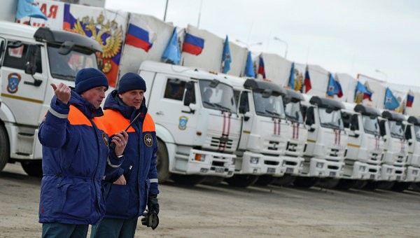 Колонна МЧС с гуманитарной помощью Донбассу достигла границы Донбасса Колонна МЧС с гуманитарной помощью Донбассу достигла границы Донбасса