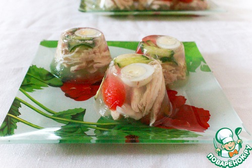Куриное заливное с перепелиными яйцами Куриное заливное с перепелиными яйцами