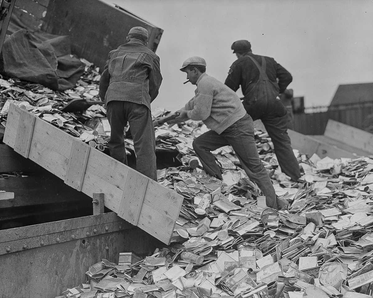 1942 год: как американцы собирали металлолом для военной промышленности
