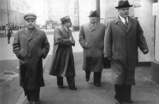 Как немцы в 1953-ем хотели "русского Ивана" домой прогнать Как немцы в 1953-ем хотели "русского Ивана" домой прогнать