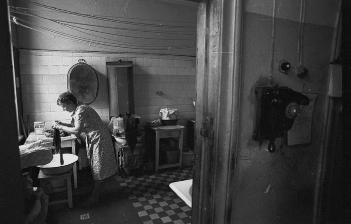 Фотография Владимира Лагранжа расставила свои точки на акцентах того времени. Фотография Владимира Лагранжа расставила свои точки на акцентах того времени.