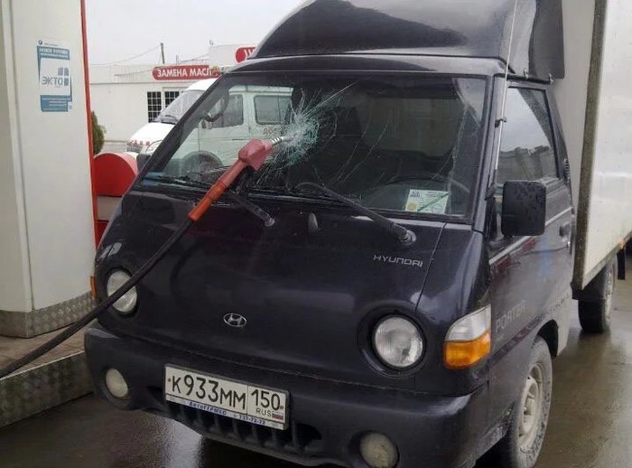 ЧТО МОЖНО УВИДЕТЬ НА ЗАПРАВКЕ. Заправка, Автомобилисты, Гифка, Длиннопост