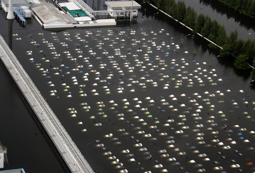 Завод Honda. Причиной наводнений в стране стали сильные муссонные ливни, которые начались в июле 2011 года. Фото: EPA / Итар-Тасс