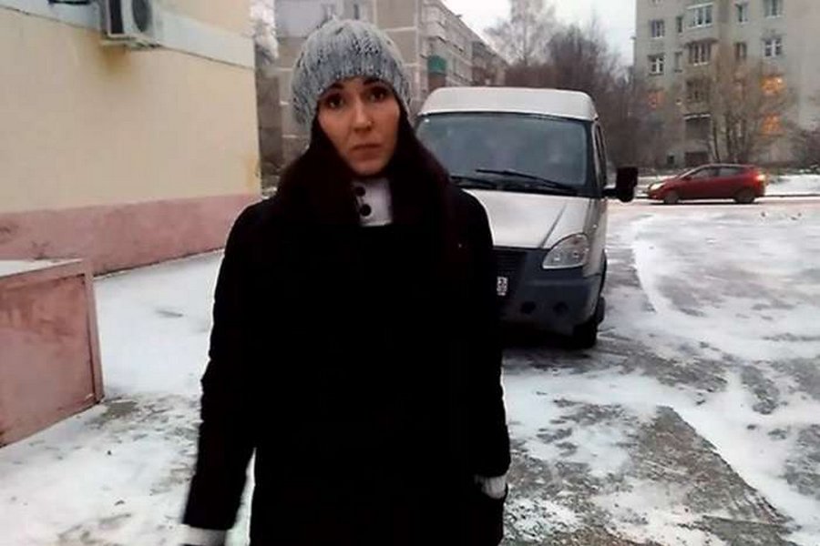 Хозяйку таксы осудили за то, что собака прикоснулась к брюкам полицейского