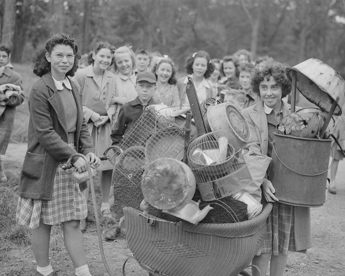 1942 год: как американцы собирали металлолом для военной промышленности