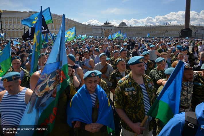Шествие на День ВДВ в Санкт-Петербурге