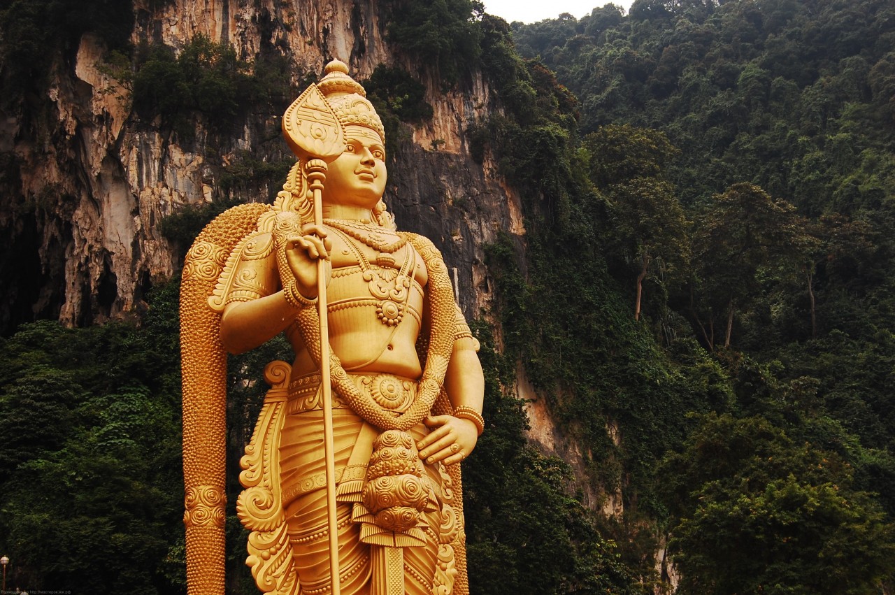 Пещеры Бату Кейвс (Batu Caves). Индонезия. Пещеры Бату Кейвс (Batu Caves). Индонезия.