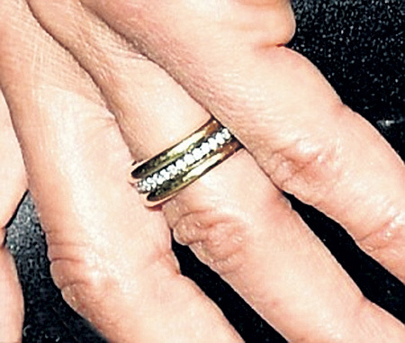 Обручальное кольцо с бриллиантами скрепило союз двух кинозвёзд