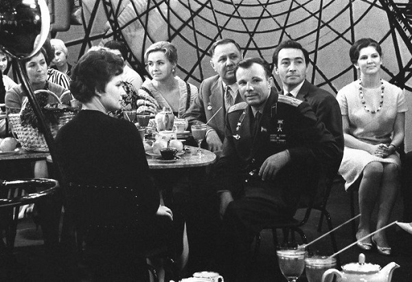 2.jpg Юрий Гагарин на «Голубом огоньке», 1962 год. <br>