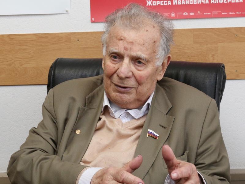 Жорес Алферов: За прошедшие 18 лет они продвинулись далеко вперед, а мы...
