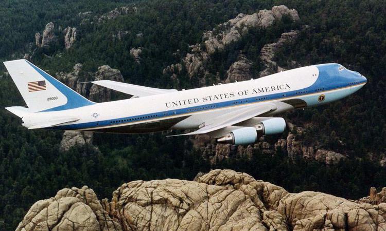 Самолет Обамы сломался в ходе поездки по США