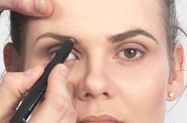 Держите шпаргалку: советы по макияжу, которые оценят даже те, кто не красится