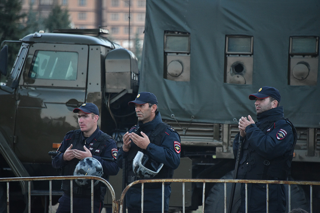 Протест спускается с гор Протест спускается с гор