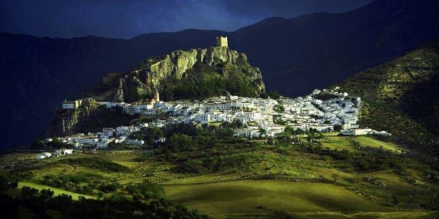 Саара-де-ла-Сьерра, Испания Саара-де-ла-Сьерра, Испания