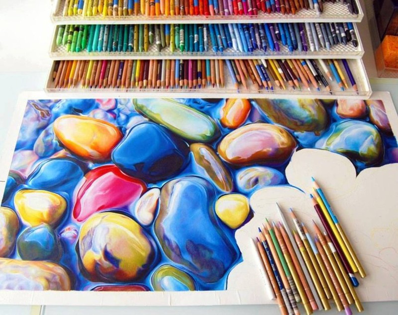 Невероятной красоты рисунок, выполненный цветными карандашами.