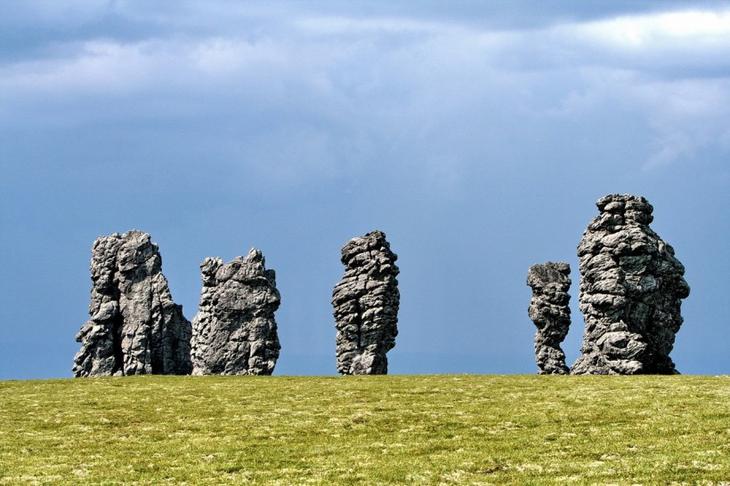 Столбы выветривания на плато Маньпупунёр в Печоро-Илычском заповеднике в республике Коми