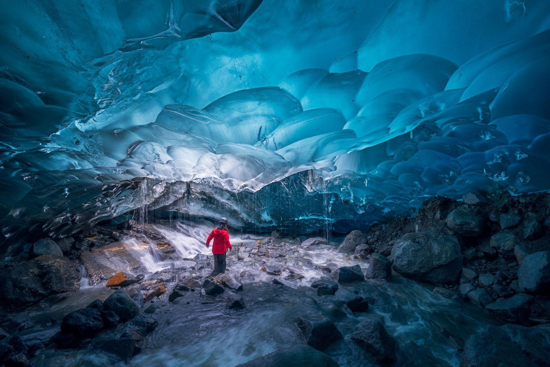 Ледяная пещера в Австралии