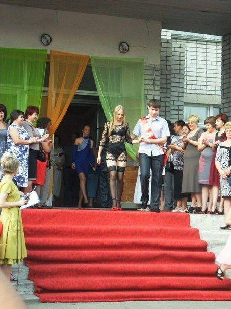 Таких выпускных платьев вы ещё не видели... Таких выпускных платьев вы ещё не видели...