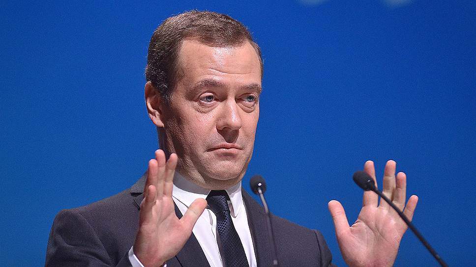 "Кто говорит "свеклА", кто говорит "свЁкла": Медведев дал совет сенаторам по постановке ударения "Кто говорит "свеклА", кто говорит "свЁкла": Медведев дал совет сенаторам по постановке ударения