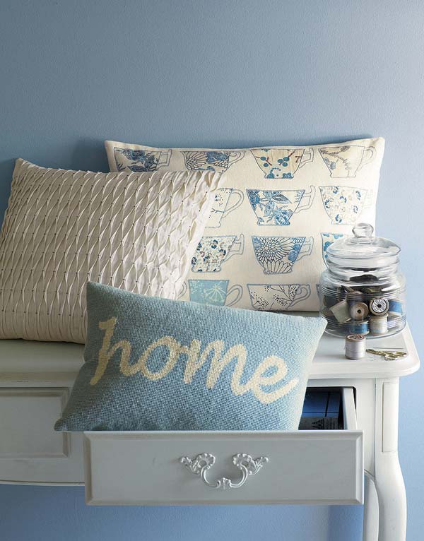   .      Laura Ashley
