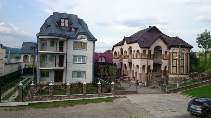 Нижняя Апша - самое богатое село в Украине.
