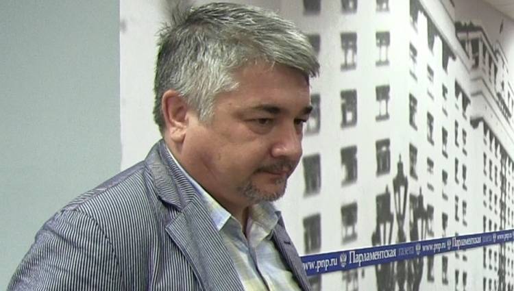 Ищенко указал на мотивы Киева, заявившего о долге РФ за флот в Крыму Ищенко указал на мотивы Киева, заявившего о долге РФ за флот в Крыму