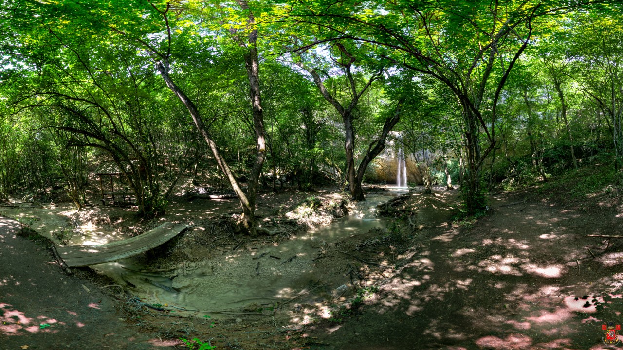 Пешком к водопадам Байдарской долины. Крым
