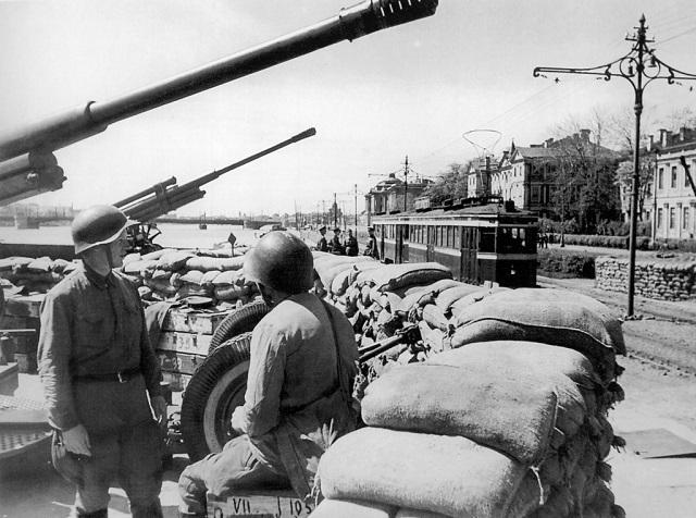 18 января 1943 года - прорыв блокады Ленинграда. Полное освобождение Ленинграда от блокады