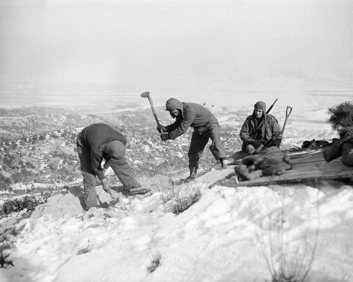 Корейская война на снимках военных фотографов (49 фото) Корейская война на снимках военных фотографов (49 фото)