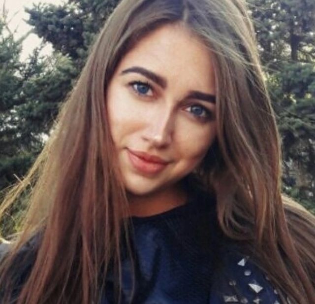 Модель Катя из Ростова так усовершенствовала себя, что теперь на нее и домкратом не поднимешь Модель Катя из Ростова так усовершенствовала себя, что теперь на нее и домкратом не поднимешь