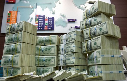 Резервы России выросли на 8 миллиардов долларов