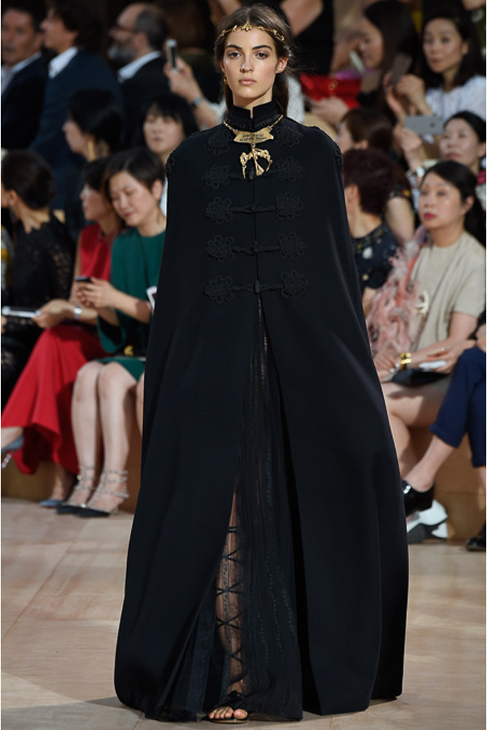 Мистический Рим в коллекции Valentino осень 2015 Couture Мистический Рим в коллекции Valentino осень 2015 Couture