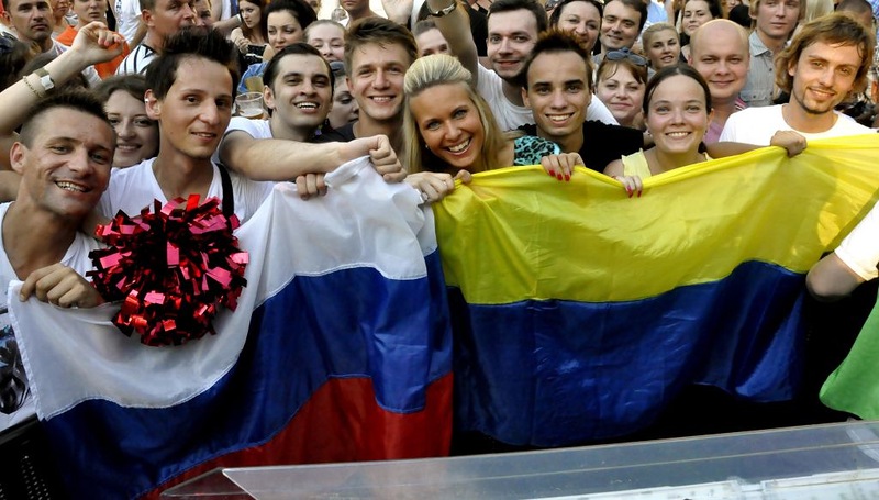 На каникулы к врагу. Украинские школьники поехали в Россию, теперь их обвиняют в измене