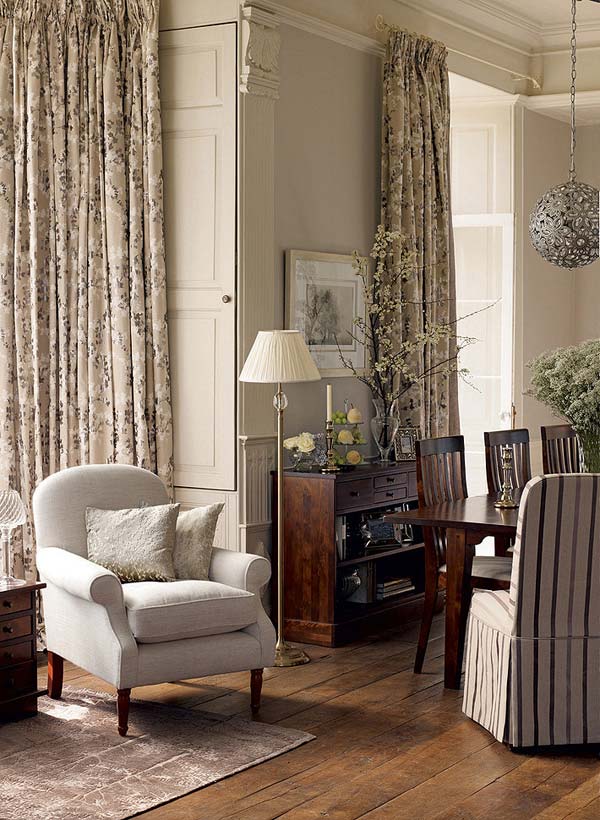   .      Laura Ashley