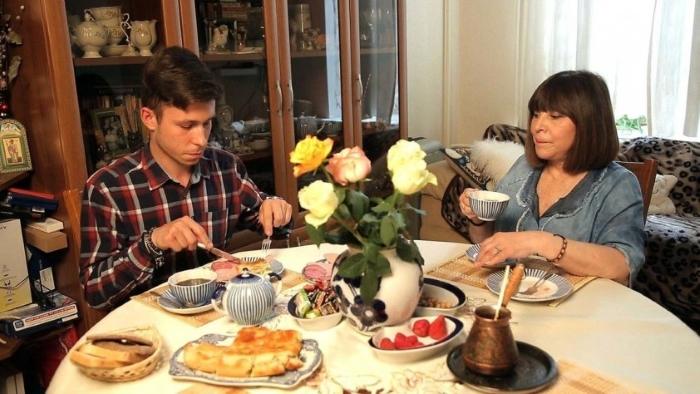Уже не студентка, но всё та же красавица. Взгляни, как Наталья Варлей выглядит в свои 70 лет… Уже не студентка, но всё та же красавица. Взгляни, как Наталья Варлей выглядит в свои 70 лет…