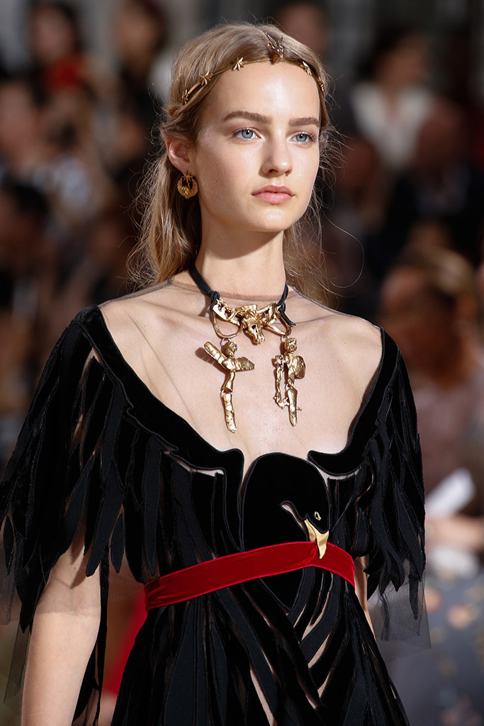 Мистический Рим в коллекции Valentino осень 2015 Couture Мистический Рим в коллекции Valentino осень 2015 Couture