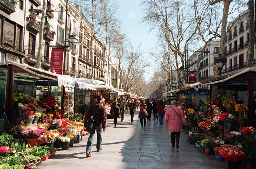 На изображении самая прелестная улица Барселоны
