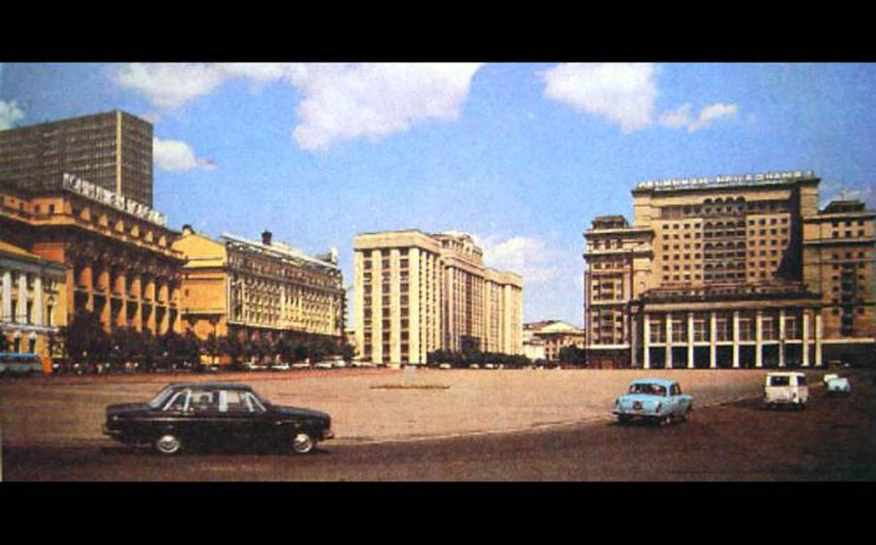 Для чего снесли гостиницу Москва и сожгли здание Манежа