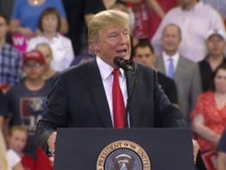 Трамп вновь хочет "поладить с Россией"